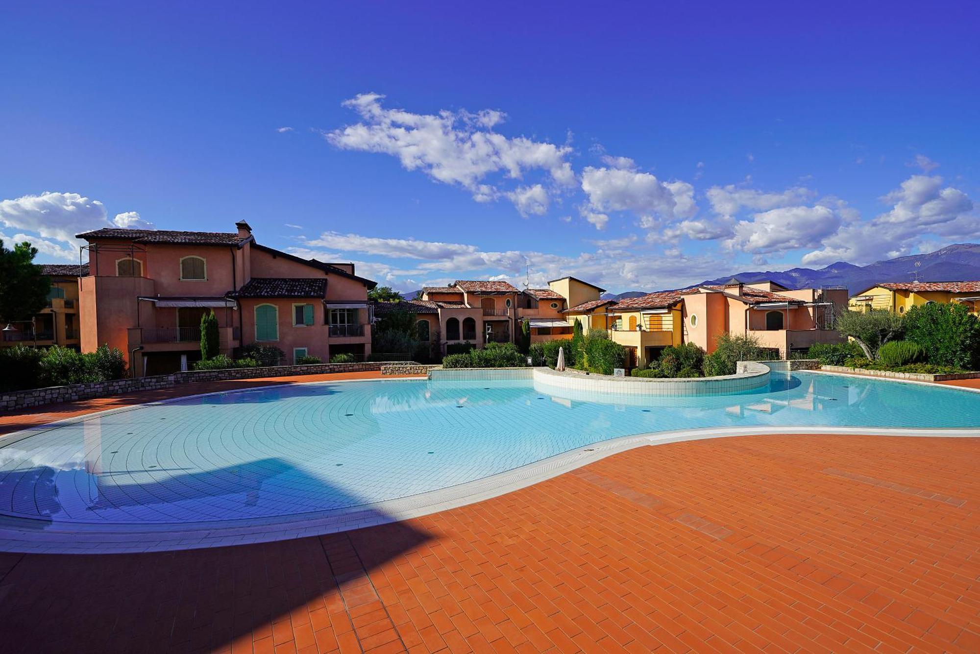 Borgo Del Torchio - Gardagate Lejlighed Manerba del Garda Eksteriør billede